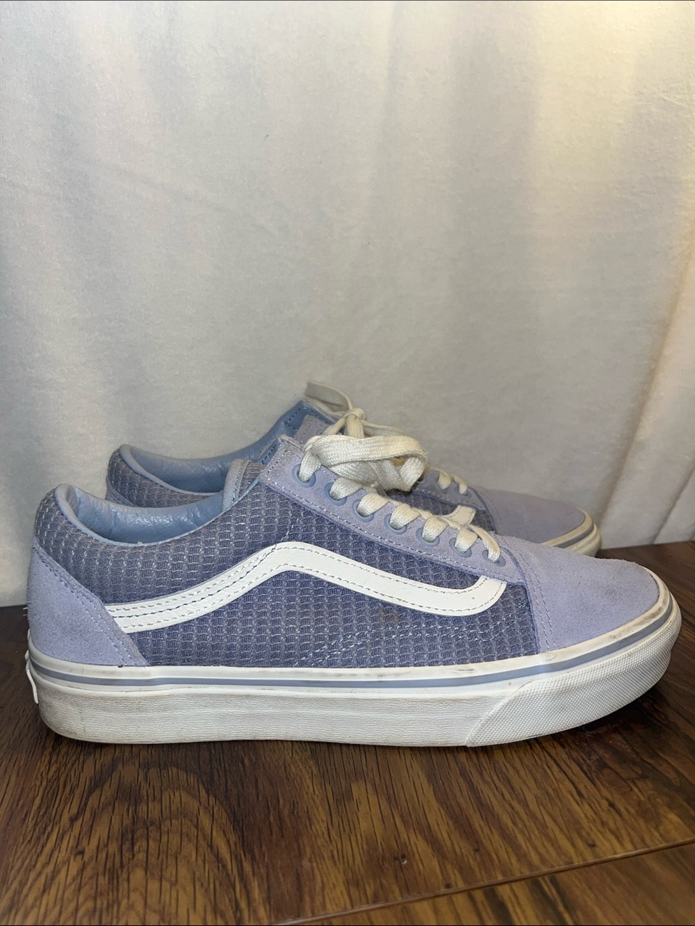 Vans Lavender Low-Top Sneakers with White Stripe and knitted design